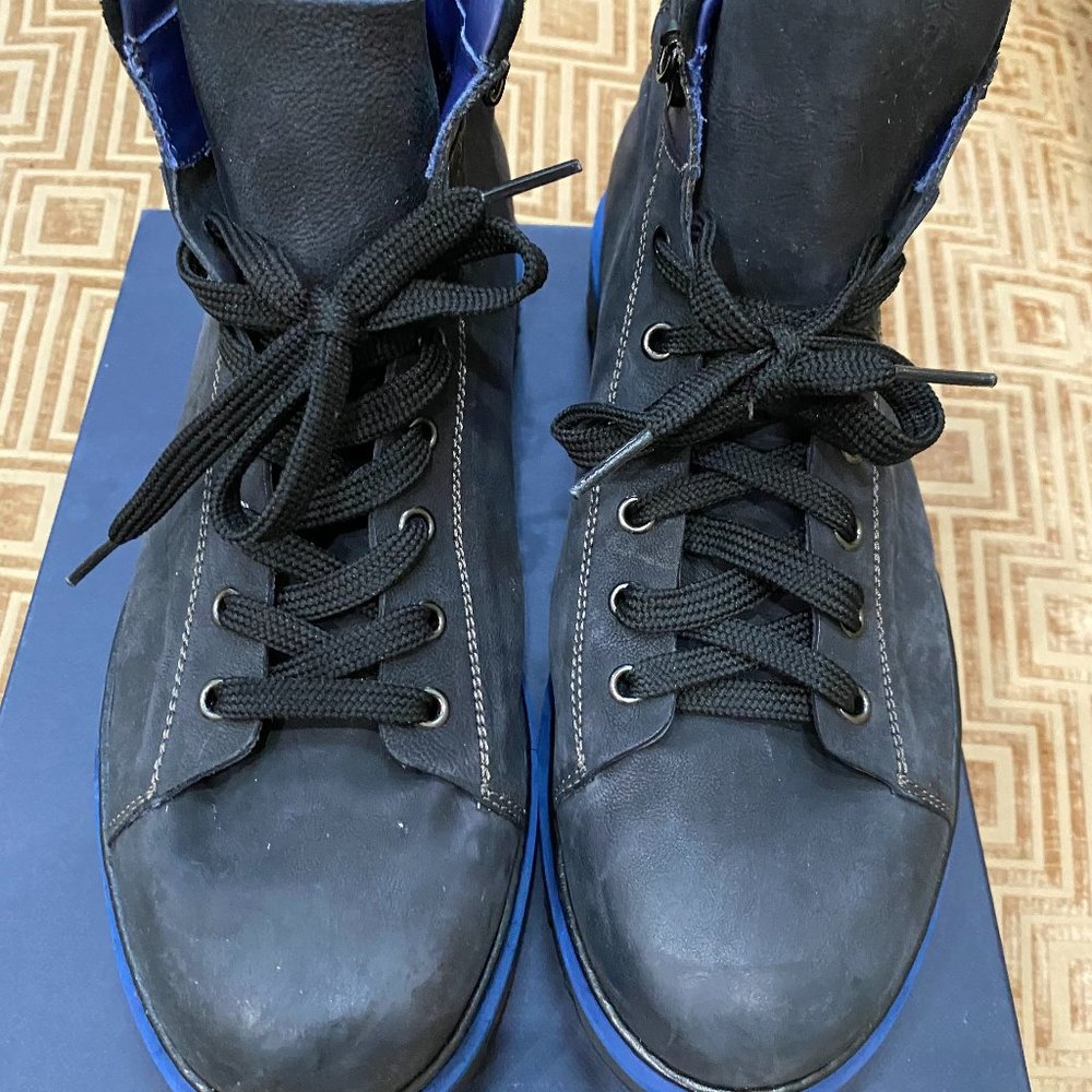 ALBERTO GUARDIANI - Boots with shark heel - Black / Blue Trim - MEN 10.5